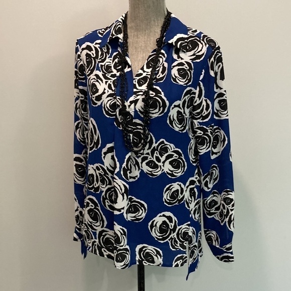 NWOT Jones New York Blue Black Floral Vneck Long Sleeve Tunic Blouse - Picture 3 of 12